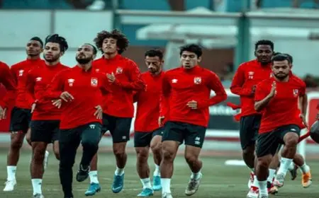 الأهلى يسعى لإحكام قبضته على درع الدوري الليلة أمام سموحة على شط الإسكندرية