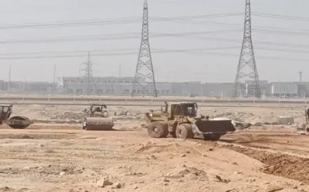 وزير الإسكان يُعلن بدء تنفيذ مشروعات الطرق والمرافق الداخلية بمنطقة الرابية المضافة لمدينة الشروق