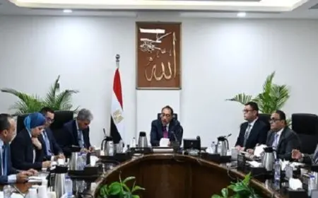 رئيس الوزراء يستعرض فرص الاستثمار المتاحة لزيادة أعداد الغرف الفندقية