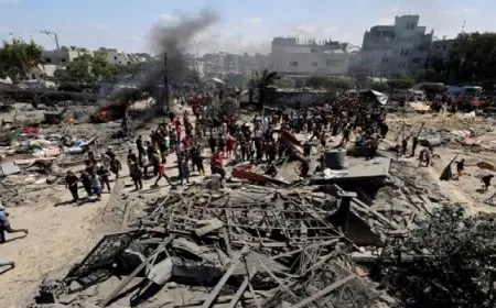 شهداء وجرحى جراء قصف الاحتلال المنازل فوق رؤوس النازحين في غزة