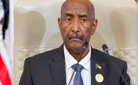 البرهان: طريق السلام ووقف الحرب بالسودان يتحقق بتطبيق ماتم الاتفاق عليه في منبر جدة