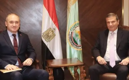 وزير الزراعة يبحث مع السفير البيلاروسي التعاون في مجال الميكنة الزراعية والصادرات الزراعية