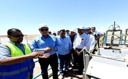وزير الإسكان ومحافظ مطروح يتفقدان مشروع توسعات محطة معالجة الصرف الصحي بتقنية المعالجة الثلاثية
