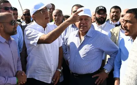 رئيس الوزراء يزور مدينة رأس الحكمة.. ويتابع موقف تسليم الأراضي البديلة للأسر المُستحقة