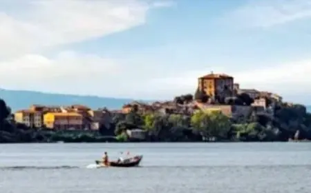 العثور على تمثال عمره 3000 عام فى بحيرة إيطالية