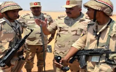 رئيس أركان حرب القوات المسلحة يتفقد مرحلة تدريبية لمشروع تكتيكي بنطاق الجيش الثالث