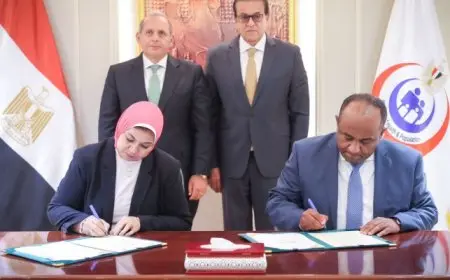 وزير الصحة يشهد توقيع بروتوكول تعاون مع البنك الأهلي لدعم منظومتي الرعايات المركزة والغسيل الكلوي