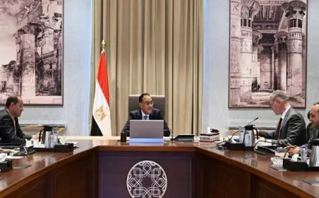 رئيس الوزراء يستعرض الفرص الاستثمارية المتاحة بقطاعات البترول والغاز والتعدين