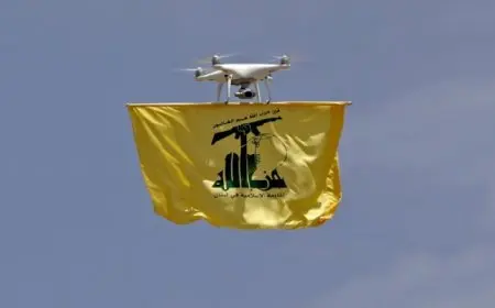 حزب الله يشن هجوما بأسراب مسيرات على مواقع عسكرية إسرائيلية