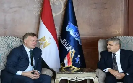 الفريق أسامة ربيع يلتقي نائب الرئيس التنفيذي لمجموعة ميرسك لبحث سبل التعاون المشترك