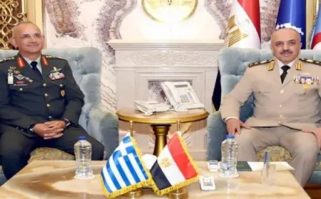 بال وال.. وزير الدفاع ورئيس أركان حرب القوات المسلحة يلتقيان رئيس هيئة الأركان العامة للقوات المسلحة اليونانية
