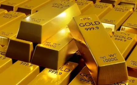 أسعار الذهب تتراجع من مستويات قياسية مع التركيز على خطاب باول وخفض معدلات الفائدة