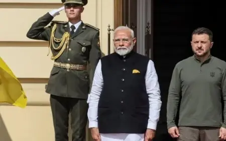 مودي من كييف: مستعدون لتقديم مساهمات استباقية في جهود السلام بأوكرانيا