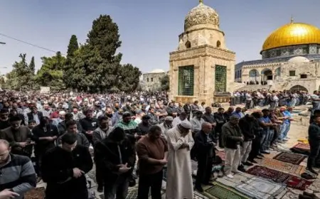 50 ألف مصل يؤدون صلاة الجمعة في المسجد الأقصى