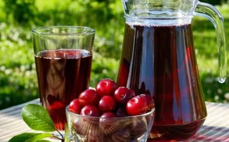 تناول عصير الكريز يقلل الأرق ويساعد على النوم بشكل أفضل