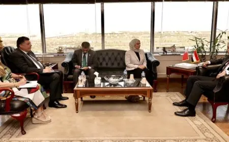 وزير السياحة والآثار يلتقي بسفيرة مملكة البحرين بالقاهرة لمناقشة تعزيز سبل التعاون المشترك بين البلدين