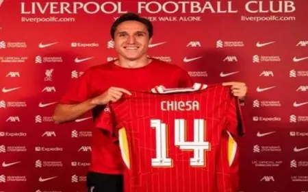 رسميا.. ليفربول يضم الإيطالي فيديريكو كييزا