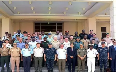 القوات المسلحة تنظم زيارة لوفد من الملحقين العسكريين العرب والأجانب المعتمدين بمصر لقاعدة برنيس البحرية