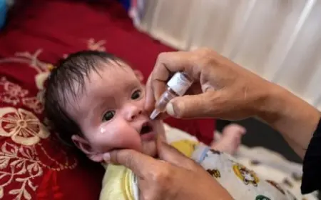 انطلاق حملة التطعيم ضد “شلل الأطفال” في مستشفى شهداء الأقصى بدير البلح بغزة