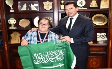 وزير الشباب يكرم البعثة المصرية السعودية لذوي الهمم والأصحاء بعد عبورهم المانش