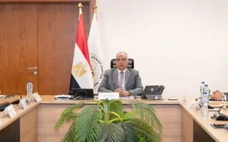 وزير الرى يتابع موقف النقاط الساخنة خلال فترة أقصى الإحتياجات المائية