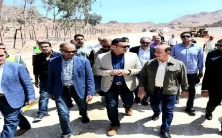وزير الإسكان يتفقد مشروع ازدواج ورفع كفاءة طريق مطار سانت كاترين ومحطة محولات الكهرباء