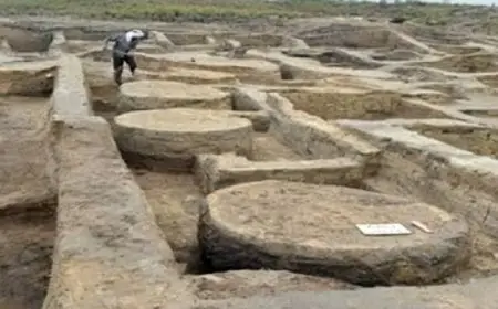 “الأعلى للأثار”:اكتشاف ثكنات عسكرية وسيف للملك رمسيس الثاني