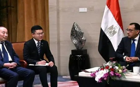 بال .. رئيس الوزراء يلتقي رئيسي شركتي ” تيدا” و ” ينخوا بيفار جروب”