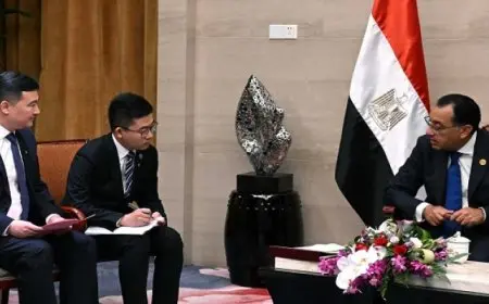 بال .. رئيس الوزراء يلتقي رئيس مجلس إدارة مجموعة “فامسون أجريفام” العالمية