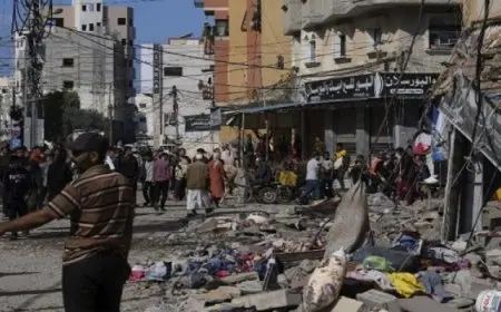 استشهاد خمسة فلسطينيين في قصف الاحتلال لمنزل وسط غزة