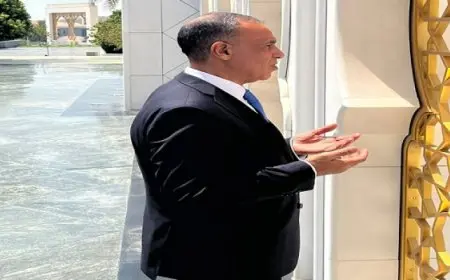 وزيرالخارجية يزور ضريح مؤسس دولة الإمارات الشقيقة “الشيخ زايد آل نهيان”
