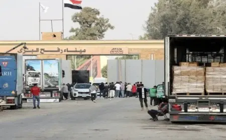 دخول 70 شاحنة مساعدات غذائية إلى قطاع غزة