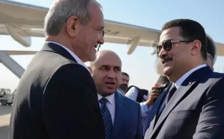 في أول زيارة خارجية له منذ انتخابه.. الرئيس الإيراني يصل العراق