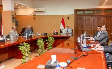 وزير الري يتابع موقف مشروع تأهيل وإحلال المنشآت المائية