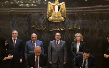 رئيس الوزراء يشهد توقيع اتفاقيات لإنتاج الكهرباء من الطاقات المتجددة (شمسي و رياح) وتخزينها