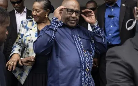 جزر القمر تعلن إصابة رئيسها بجروح طفيفة خلال عملية طعن.. والقبض على المنفذ