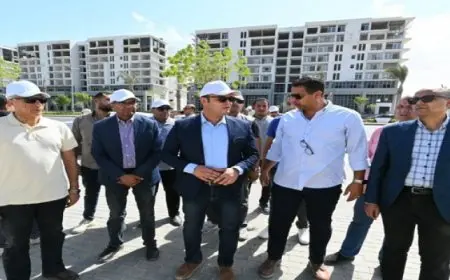 وزير الإسكان يتفقد موقف تسليم الوحدات السكنية لحاجزيها بـ”العلمين الجديدة”