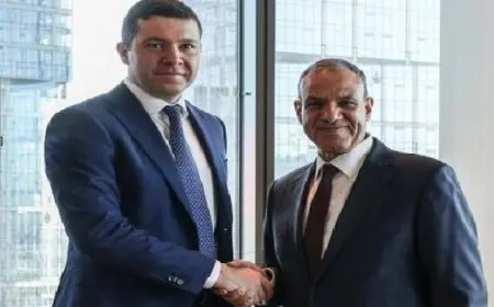 وزير الخارجية يؤكد أهمية تعزيز العلاقات الاستثمارية والتجارية بين مصر وروسيا