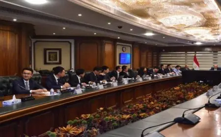 وزير الطيران يلتقي بمسئولي الشركة الصينية للهندسة المعمارية لبحث أوجه التعاون لتطوير منظومة المطارات