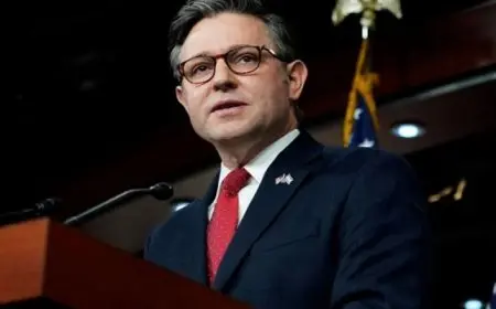 رئيس “النواب الأمريكي” يقترح مشروع قانون لتمويل مؤقت لتفادي الإغلاق الحكومي