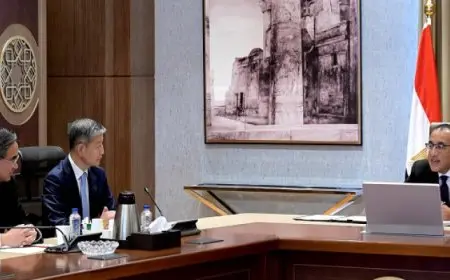 رئيس الوزراء يؤكد للرئيس التنفيذي لمجموعة “هايير” العالمية دعم الحكومة الكامل للشركات الصينية