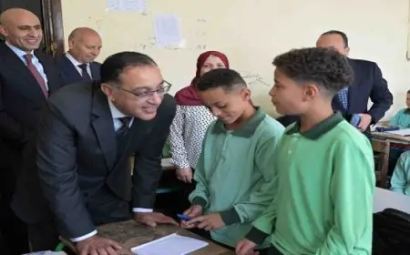 بال .. رئيس الوزراء يقوم بزيارة لمدرسة محمد متولي الشعراوي بإدارة السلام