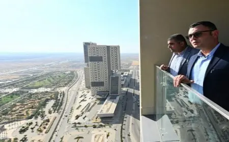 بال .. وزير الإسكان يتفقد موقف تنفيذ أعمال التشطيبات بأبراج منطقة الأعمال المركزية بالعاصمة الإدارية الجديدة