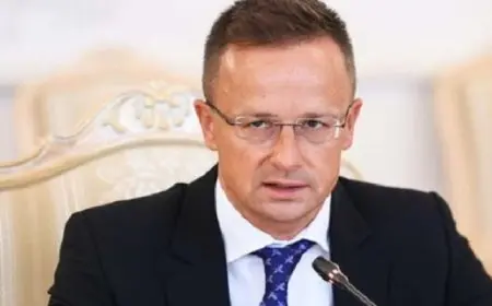 وزير الخارجية المجري يصف سياسة عقوبات الاتحاد الأوروبي على روسيا بـ”الفشل التام”