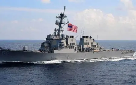 الحوثيون: استهدفنا 3 سفن حربية أمريكية في البحر الأحمر