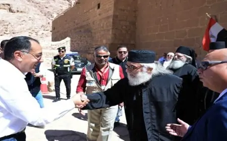 رئيس الوزراء يزور دير سانت كاترين