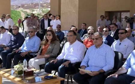 بال وال..رئيس الوزراء يشهد احتفالية فوز محافظة جنوب سيناء بجائزة التميز العالمي