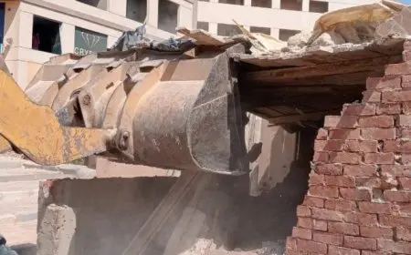 وزير الإسكان يؤكد مواصلة حملات إزالة مخالفات البناء والإشغالات بعدة مدن جديدة