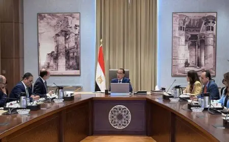 رئيس الوزراء يستعرض مع وزير المالية إجراءات تهيئة مناخ جاذب للاستثمارات المحلية والأجنبية