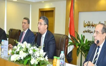 وزير التموين يترأس اجتماع الشركة القابضة للصناعات الغذائية لمتابعة خطط التطوير وتوفير السلع الأساسية
